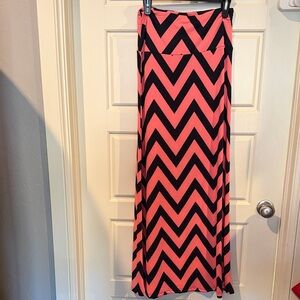 Vibrant Chevron Maxi Skirt in Pink and Black
